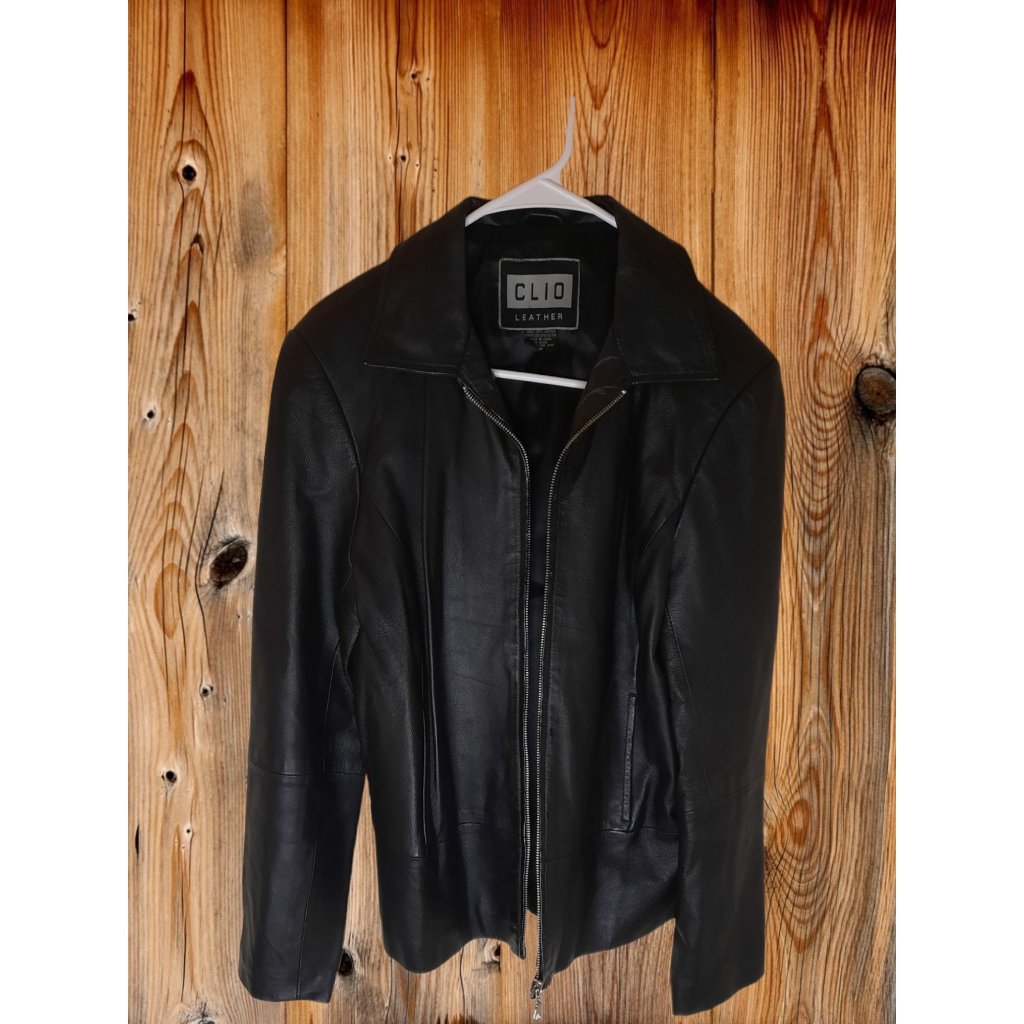 Clio Genuine Women's Leather Jacket Size Medium With Zippered Front